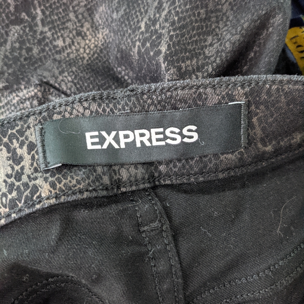 Express Mid Rise Ankle Legging - Picture 6 of 7